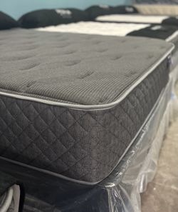 🔥 CLEARANCE SALE on New Adjustable Beds! All Sizes – King, Queen, Split King & More! 🔥