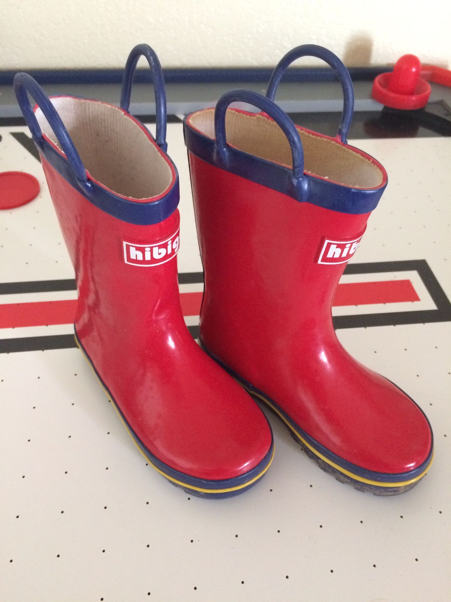 Rain boots size 9 kids