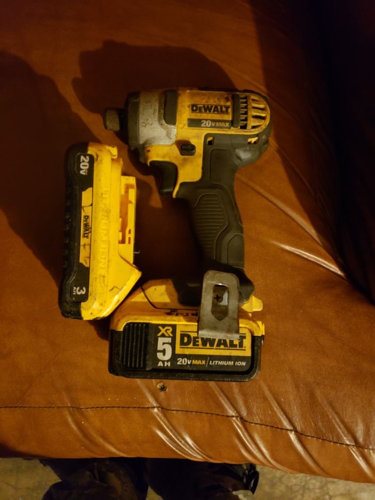Dewalt impact drill w/2batts and charger