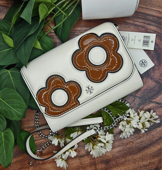 Tory Burch White brown Leather With Brown Flower Pattern Emerson Shoulder Bag Crossbody Clutch Magnetic snap Detachable strap 46"
EXTERIOR POCKETS/P