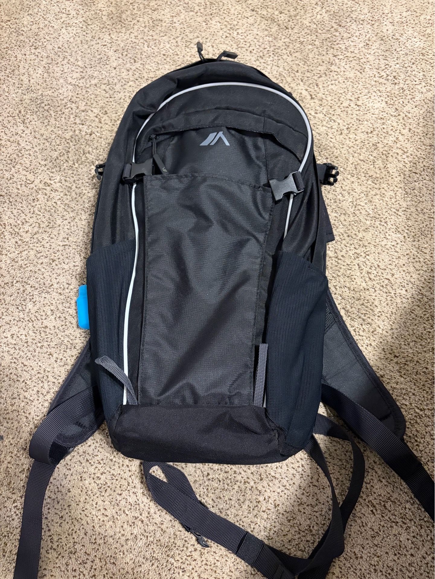 Quest Adrift Hydration backpack