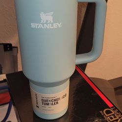 The Stanley Flowstate Quencher H2O Double Vacuum Insulate Tumbler 