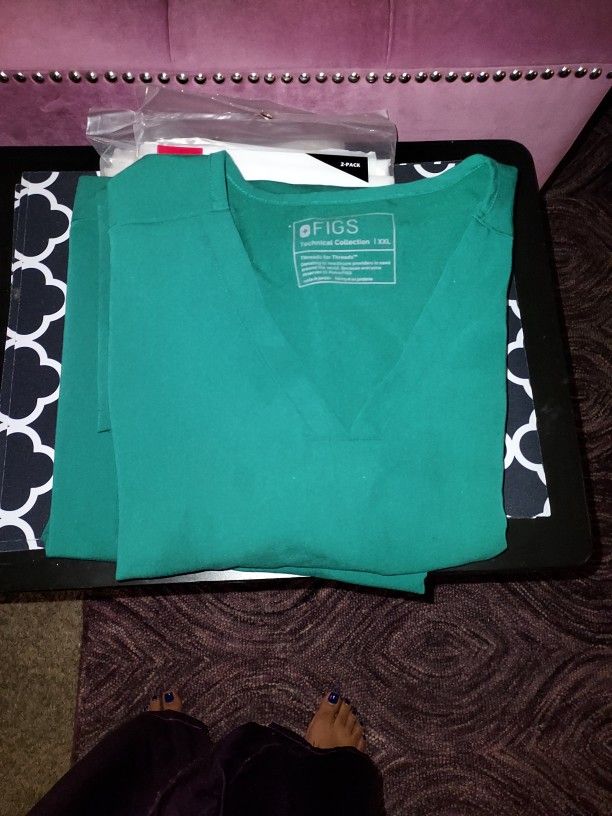 FIGS Casma 3 Pocket Scrub Top HUNTER Green