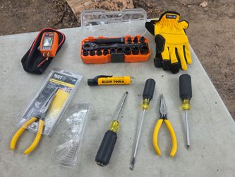 🎈leer Read Mire See Photos pls used and new klein tools  $100 firme no low Ball