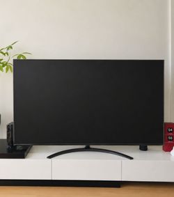 LG 75” NanoCell 4K Smart TV - Excellent Condition