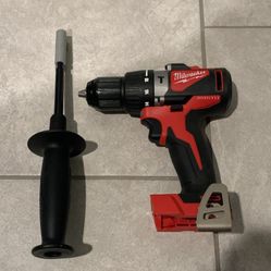 Milwaukee Drill Driver M18