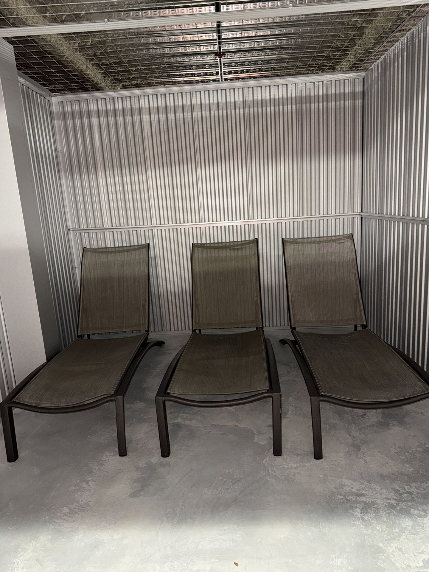 Chaise Lounge Chairs 