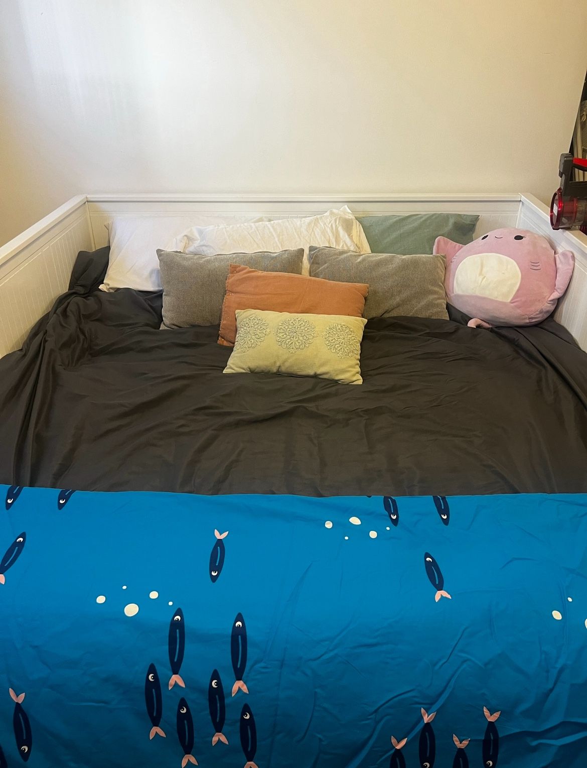 IKEA Day Bed Barely Used Twin To King Sizes Bed