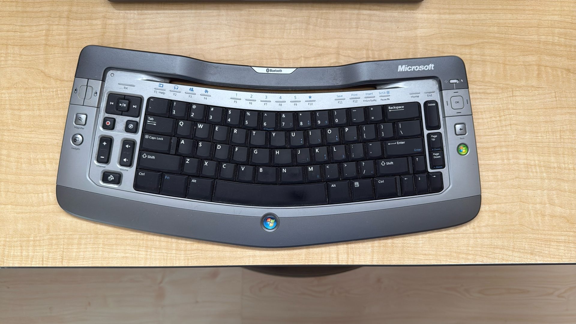 Microsoft 7000 Entertainment keyboard And Mouse Combo