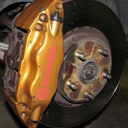 Sti front Brembos 