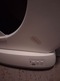 Auto matic cat litter box made by meowant