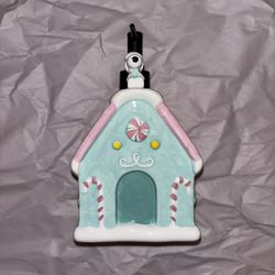 Peanuts/snoopy Christmas Soap  Dispenser House