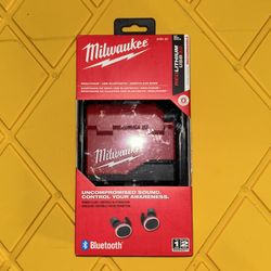 Milwaukee REDLITHIUM Job site Earbuds