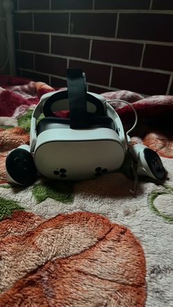 Meta Quest 3 VR Headset with Controllers