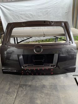 2015-2018 CADILLAC ESCALADE TAILGATE OEM