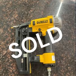 DeWalt Nailer