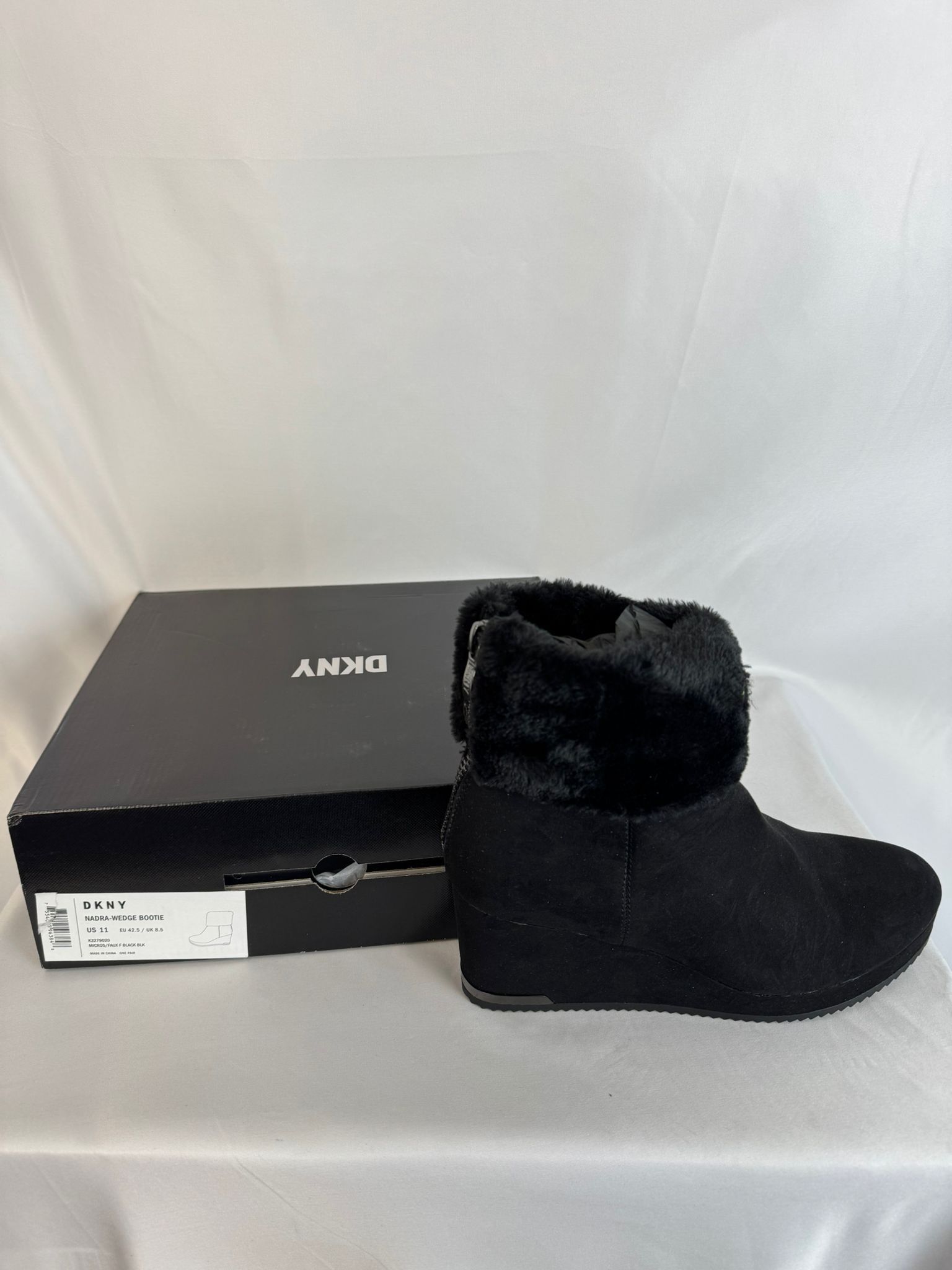 DKNY Womens Nadra Wedge Booties Black Smooth