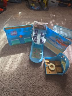 Blueys giant airplane