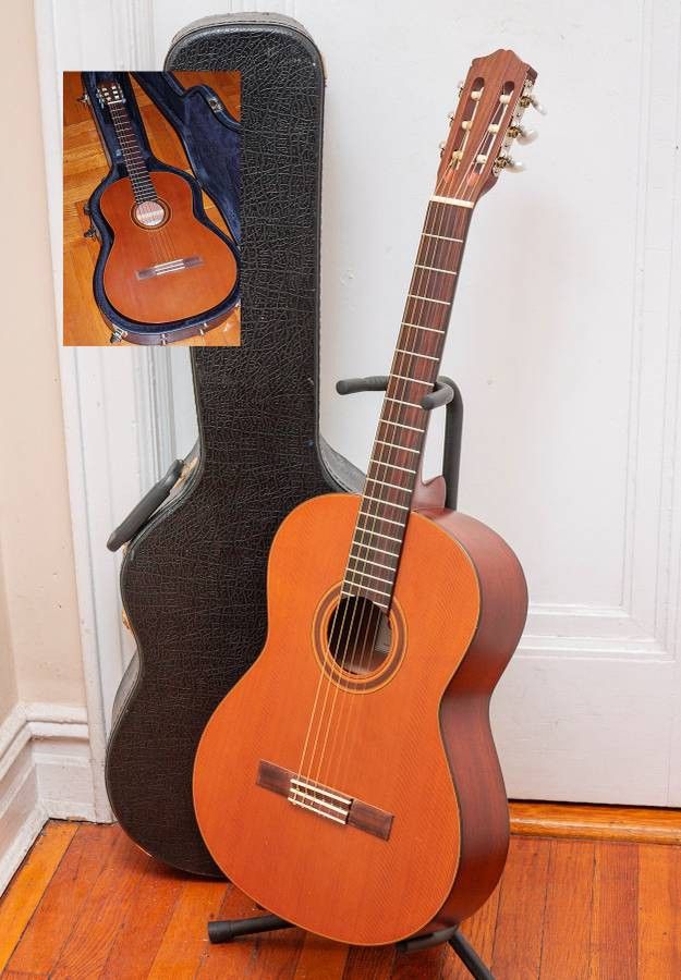 EXC+ Cordoba C3M Solid Cedar Top Classical Guitar & Case LP