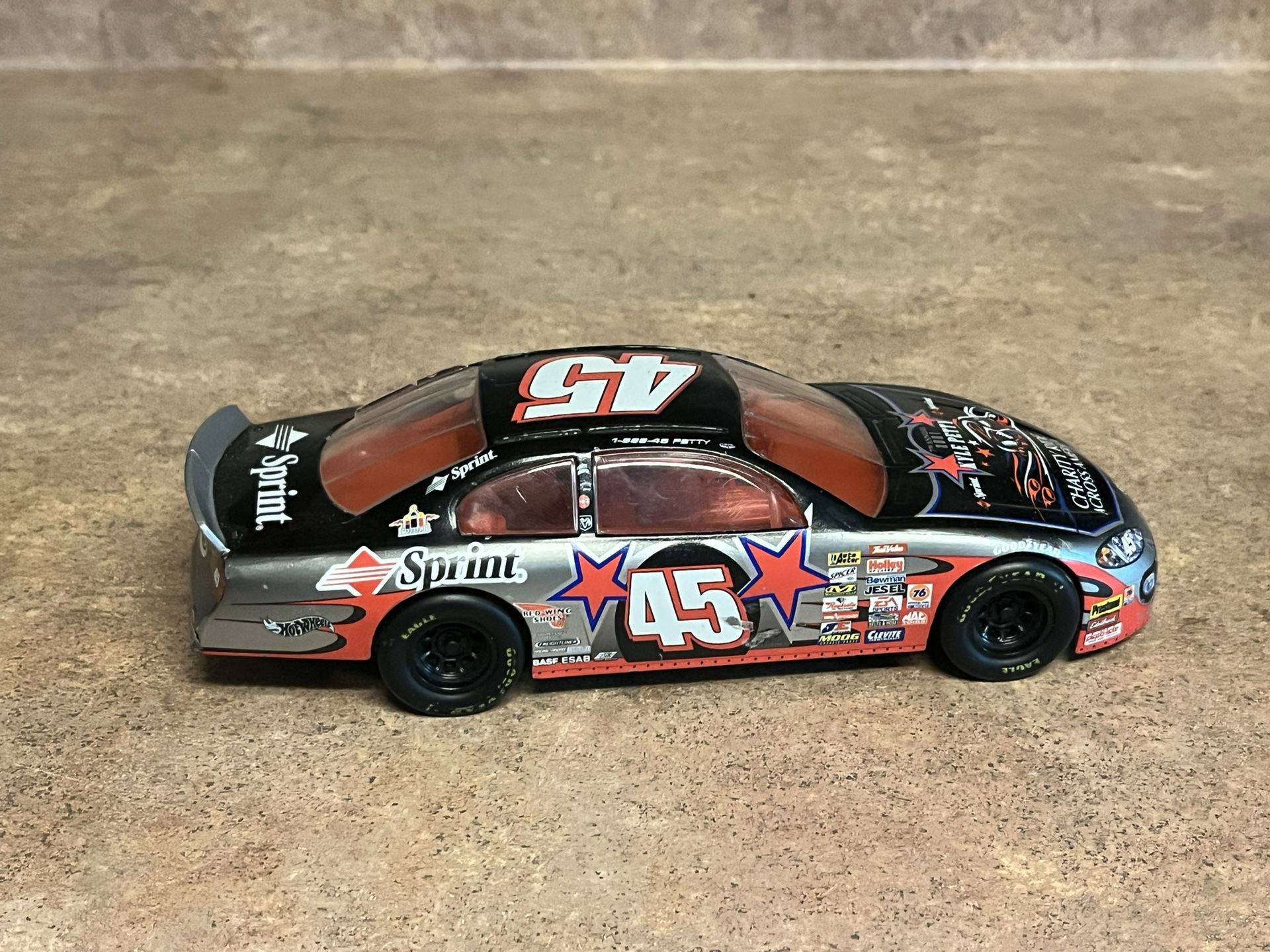 Kyle Petty #45 Sprint 2001 Dodge Nascar Diecast Collectible Car Toy