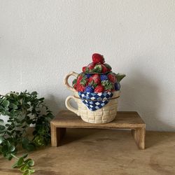strawberry 🍓ceramic basket teapot