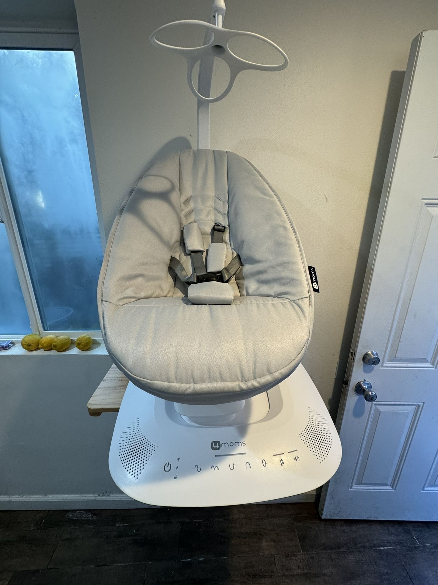 4moms Mamaroo Multi Motion Baby Swing