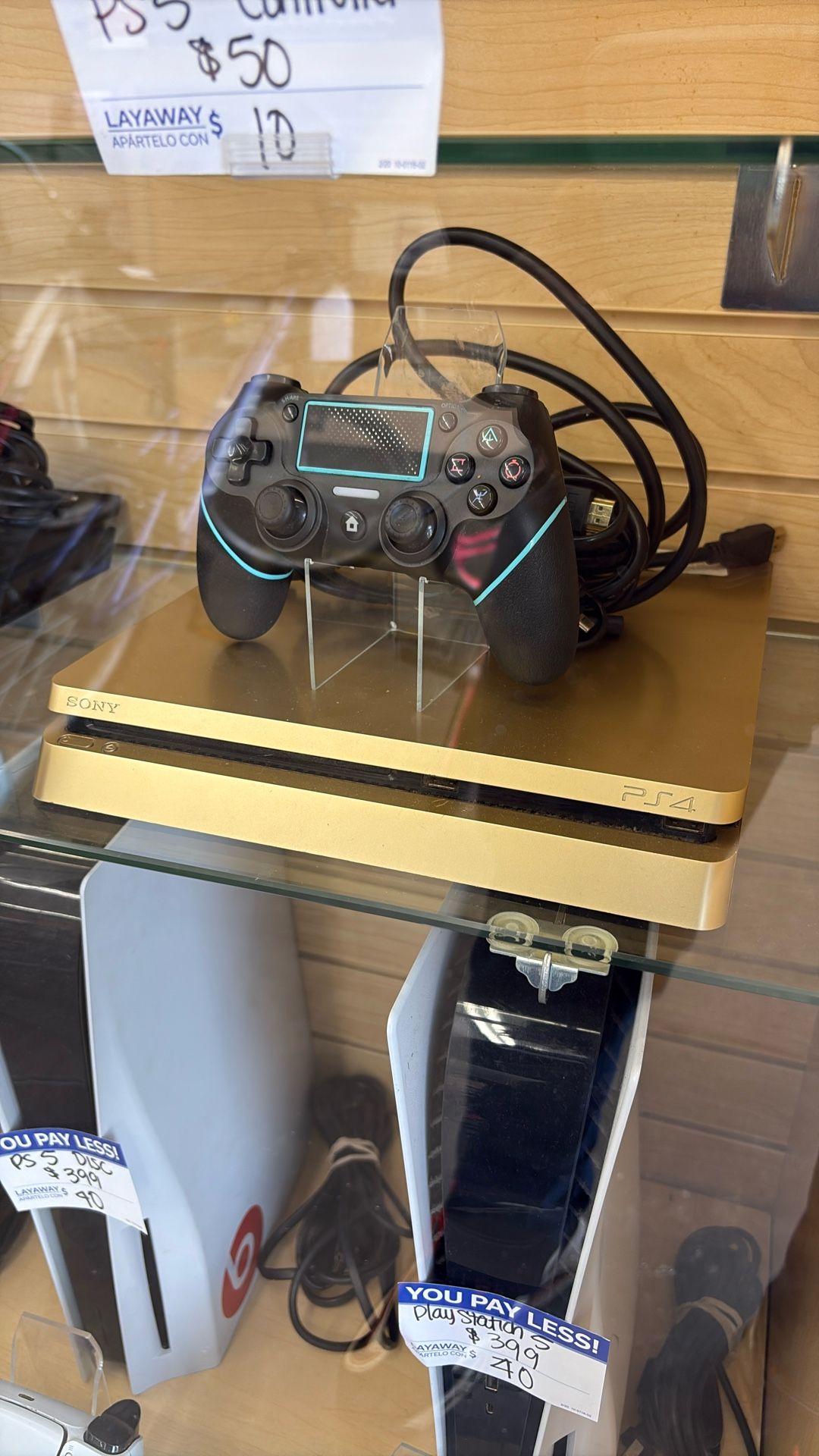 PS4 W Controller and cords