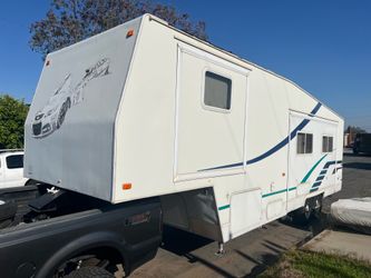 Travel Trailer 32ft