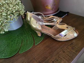 Ballroom dance shoes. Handmade. Size 6.5. In very good condition.