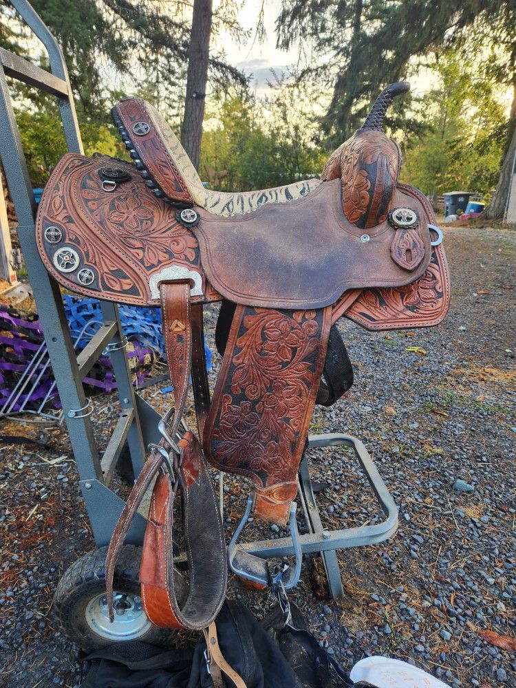 Double J Lynn McKenzie Special Barrel Racing Saddle