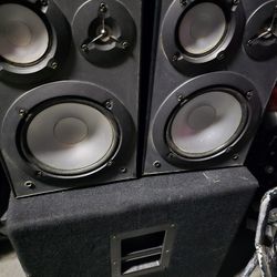 2 Yamaha NS 6390 70 Watt 3-way Bookshelf Speakers