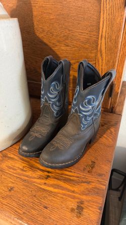 Kids boots size 12