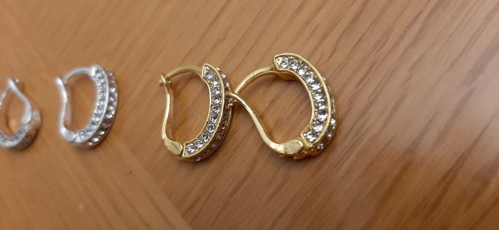 Earrings with stones on 3 sides