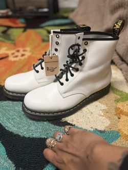 White Dr. Martens boots Faux Leather