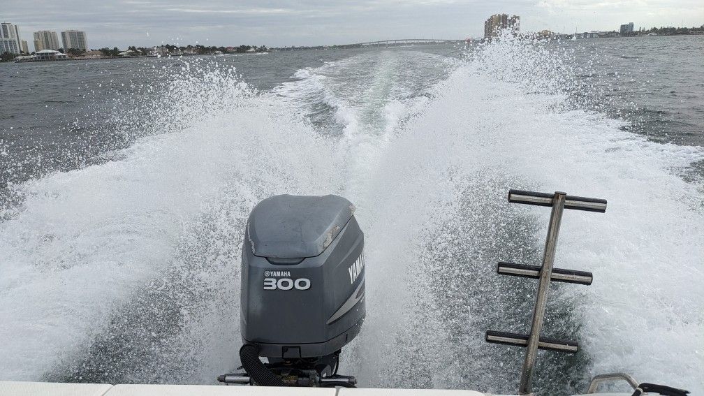 yamaha outboard 300 hp HPDI, 2005 LZ300TURD, ~1150hrs(similar 250,225)