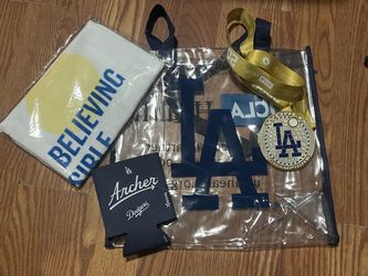 Los Angeles LA Dodgers 2026 Sunset Run 5k Finisher Medal SGA With Towel/ Sleeve You will only get one towel. Opened one so you can see the design of i