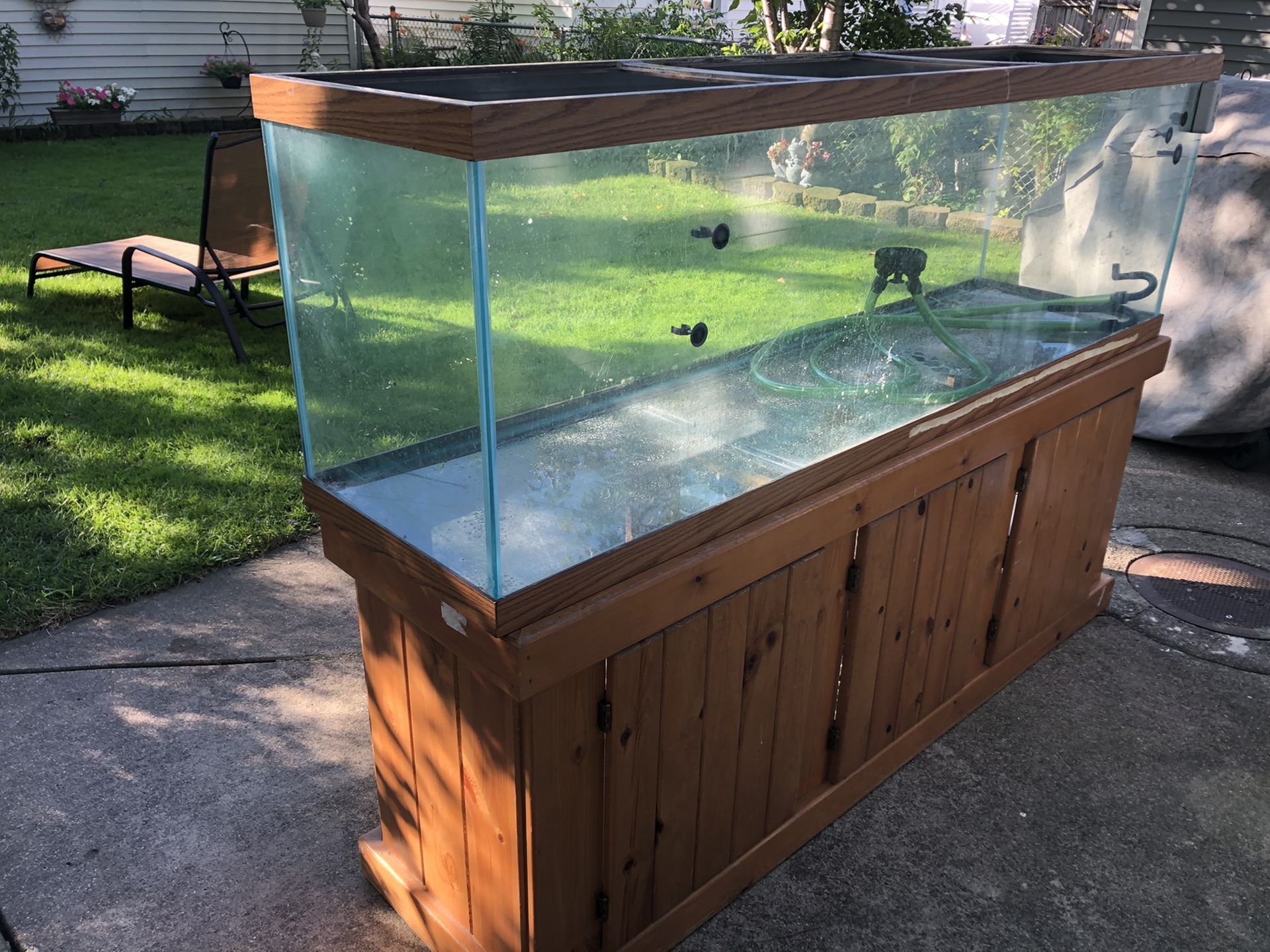 125 gallon fish tank with stand for Sale in Chicago, IL - OfferUp