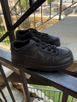 Black toddler size 9C Nike Air Force