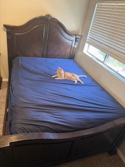 Queen bedroom set