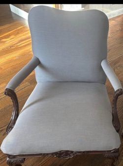 2-*RARE*Beautiful Queen Anne arm/accent chair w/ beautiful ornate carved wood w/ ball & claw.Firm.