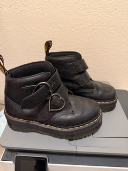 Dr. Martens Black Leather Platform Ankle Boots size 7