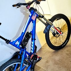 SANTA CRUZ VP-FREE  $700