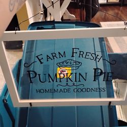 Pumpkin pie hanging sign