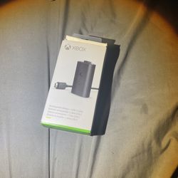 Xbox One Rechargeable Battery + USB - C Cable 
