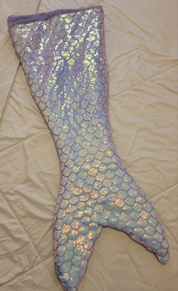 Thick Mermaid Tail Blanket With Sequins 💜✨️. $20