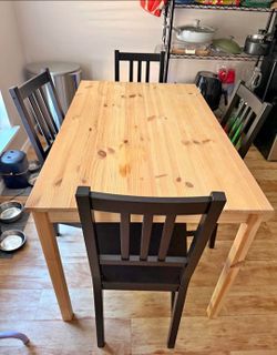 Dining Set with 4 Chairs