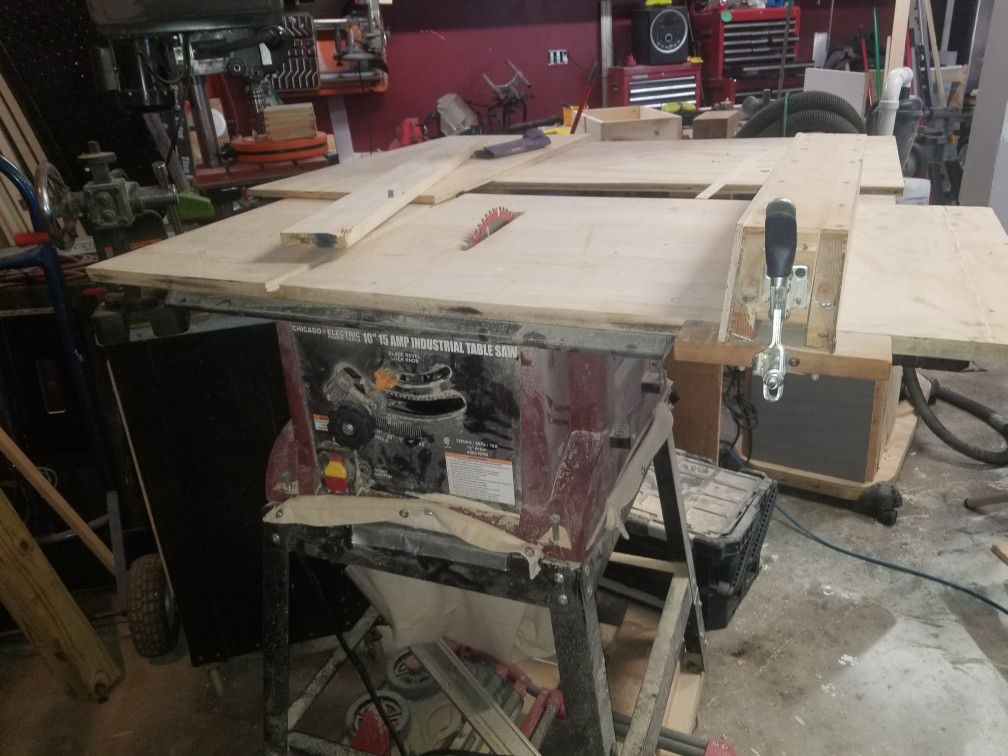 Table saw with stand