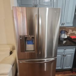 Refrigerator LG