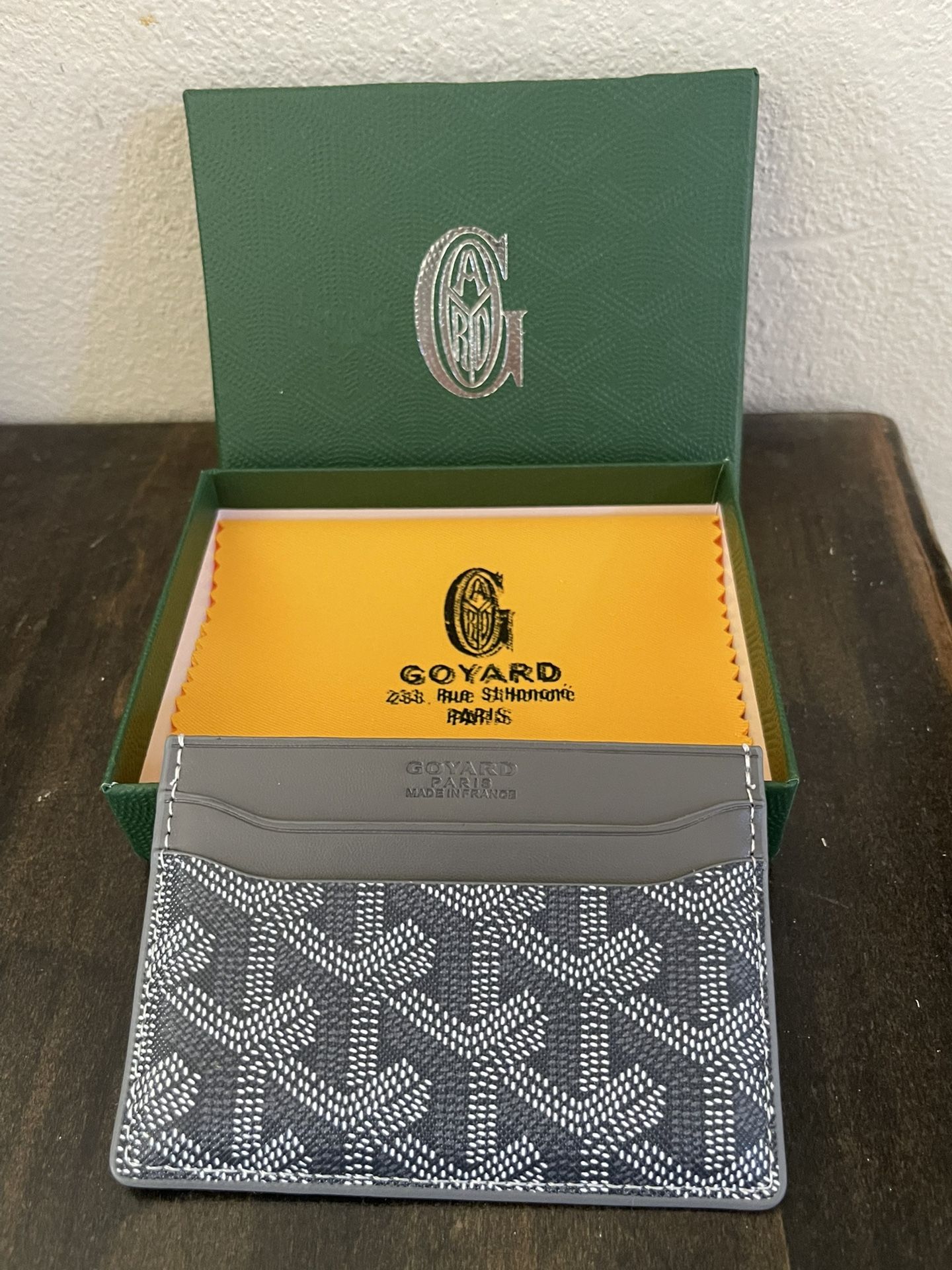 Men’s Wallet Card Holder. New With Box