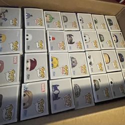 28 Funko Pops 